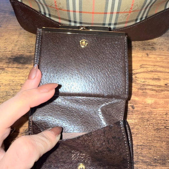 Burberry Checkered Brown and Tan vintage bag and matching wallet! - Picture 13 of 14